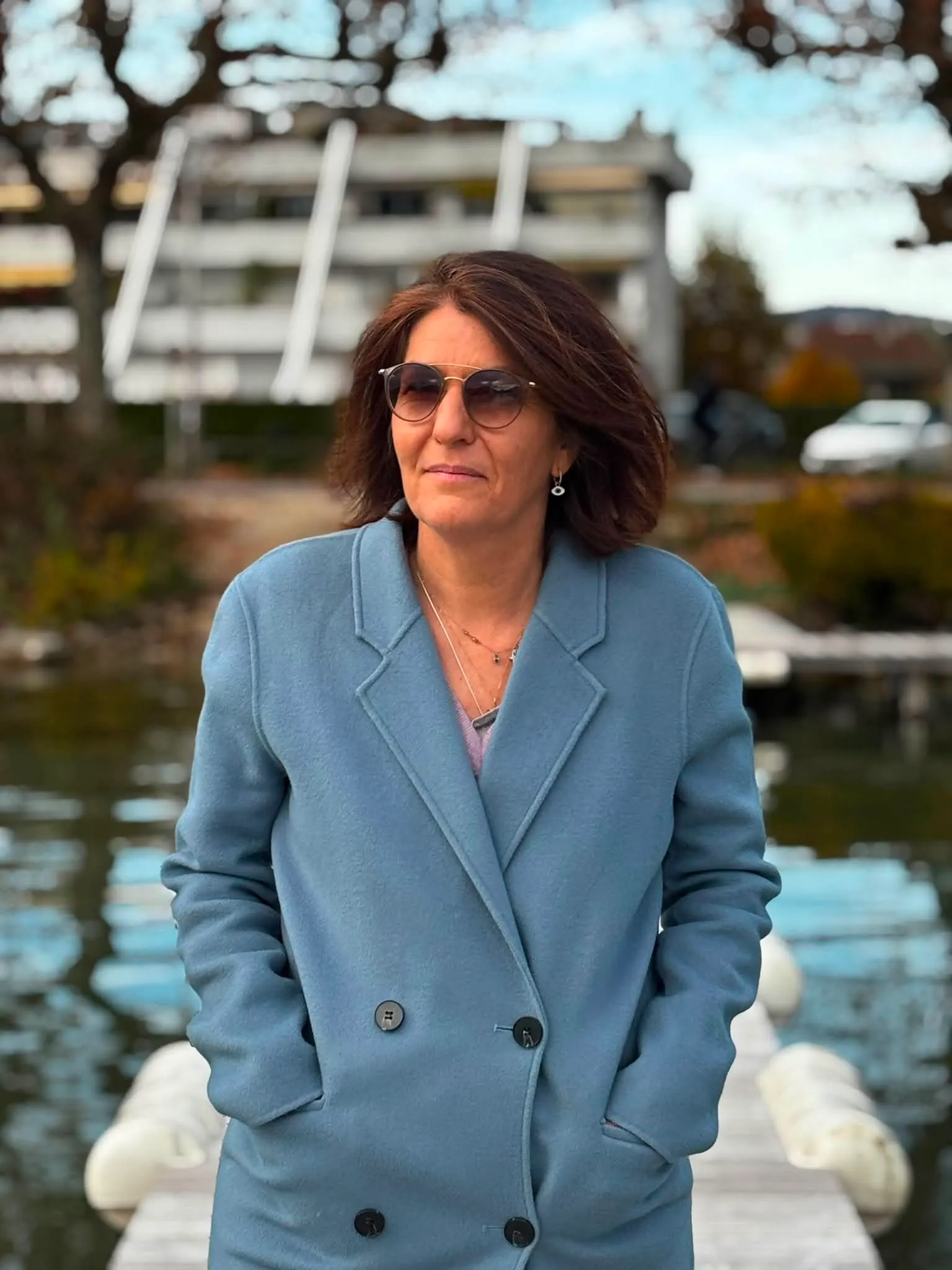 Christelle Wais au bord du lac d’Annecy